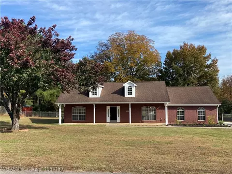 2638 Reeves Cir, Van Buren, AR 72956