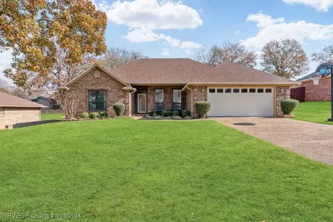 1618 Valley View St, Van Buren, AR 72956