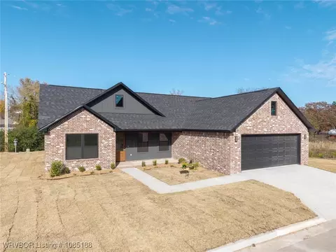 1014 Tatum Ln, Barling, AR 72923