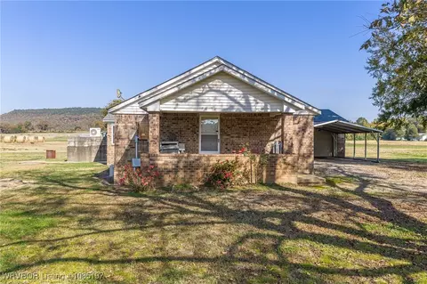 6050 State Highway 22, Paris, AR 72855