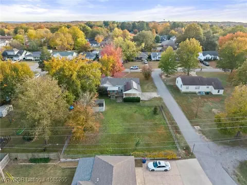 View/Area - 4001 S P St, Fort Smith, AR 72903 photo 5 of 6