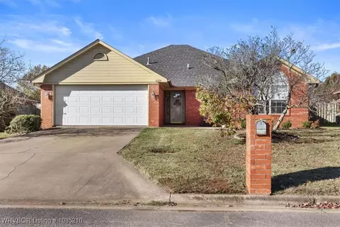 6324 Parkfront Dr, Fort Smith, AR 72916