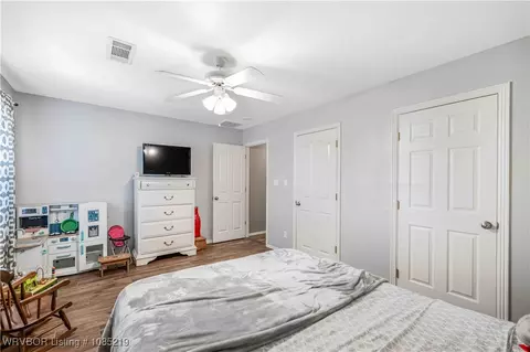 Bedroom - 2417 Highway 64, Alma, AR 72921 photo 5 of 6