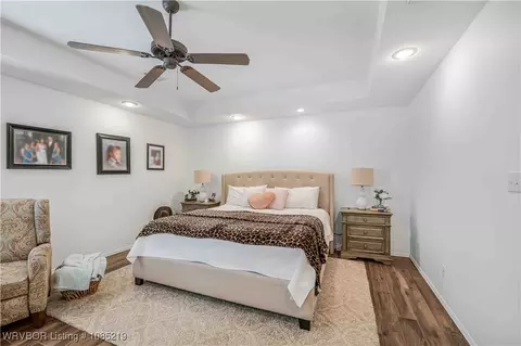 Bedroom - 2417 Highway 64, Alma, AR 72921 photo 1 of 6