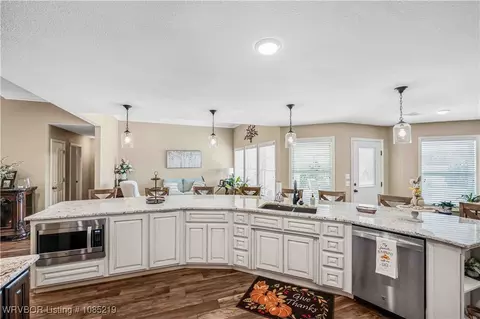 Kitchen - 2417 Highway 64, Alma, AR 72921 photo 4 of 4