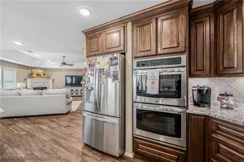 Kitchen - 2417 Highway 64, Alma, AR 72921 photo 2 of 4