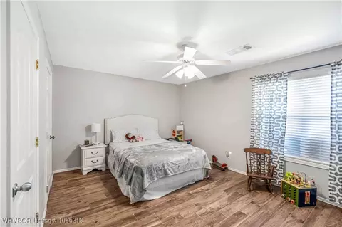 Bedroom - 2417 Highway 64, Alma, AR 72921 photo 4 of 6