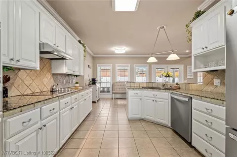 Kitchen - 3210 Osprey Cir, Alma, AR 72921 photo 2 of 3