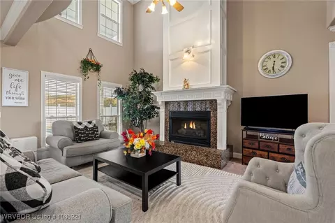 Living - 3210 Osprey Cir, Alma, AR 72921 photo 1 of 3