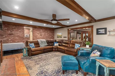 Living - 6221 Duncan Rd, Fort Smith, AR 72903 photo 2 of 2