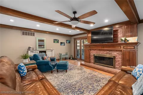 Living - 6221 Duncan Rd, Fort Smith, AR 72903 photo 1 of 2