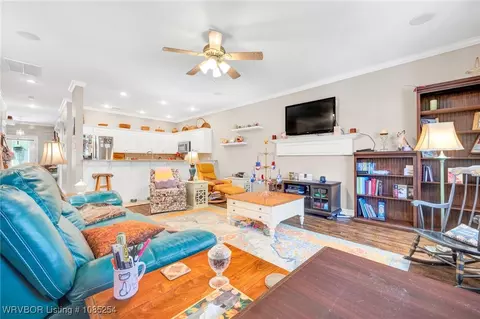 Living - 4011 Logan Ln, Fort Smith, AR 72903 photo 3 of 3