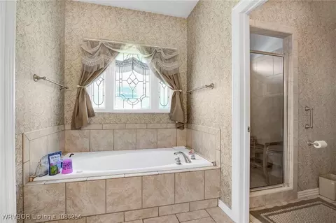 Bath - 4011 Logan Ln, Fort Smith, AR 72903 photo 1 of 2
