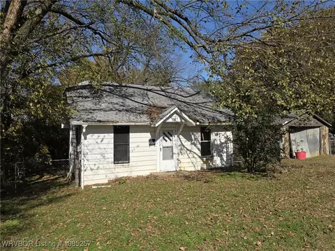 315 Brown St, Paris, AR 72855