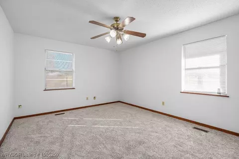 Bedroom - 1411 Nixon Rd, Lavaca, AR 72941 photo 1 of 7