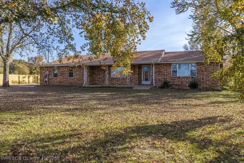 1411 Nixon Rd, Lavaca, AR 72941