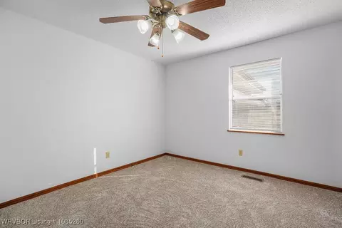Bedroom - 1411 Nixon Rd, Lavaca, AR 72941 photo 5 of 7