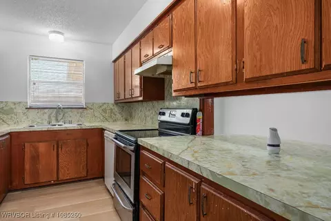 Kitchen - 1411 Nixon Rd, Lavaca, AR 72941 photo 1 of 3