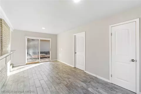 Living - 1430 N 50 St, Fort Smith, AR 72904 photo 7 of 10