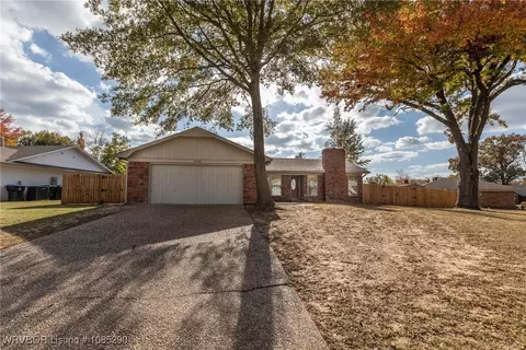 2908 Riverbend Dr, Fort Smith, AR 72903