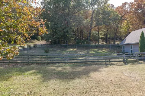 Exterior - 1128 Southfork Ln, Fort Smith, AR 72916 photo 16 of 25