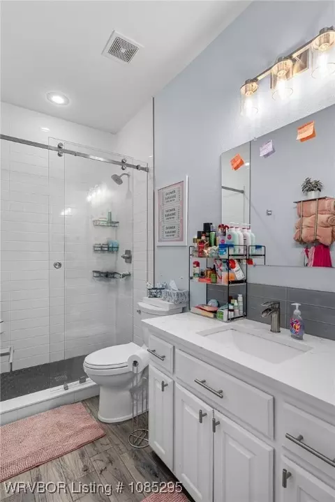 Bath - 1128 Southfork Ln, Fort Smith, AR 72916 photo 4 of 5