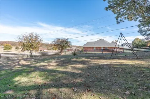 Exterior - 1128 Southfork Ln, Fort Smith, AR 72916 photo 8 of 25