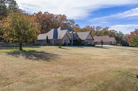 Exterior - 1128 Southfork Ln, Fort Smith, AR 72916 photo 10 of 25
