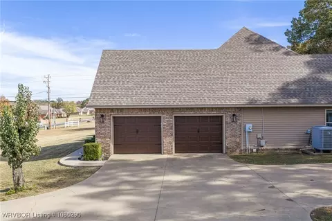 Exterior - 1128 Southfork Ln, Fort Smith, AR 72916 photo 13 of 25