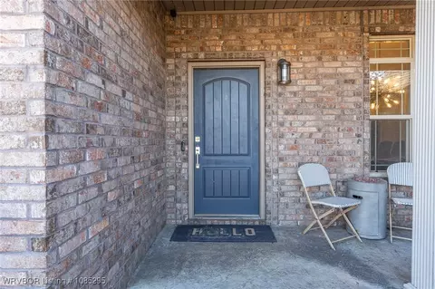 Entry Way - 1128 Southfork Ln, Fort Smith, AR 72916 photo 1 of 2