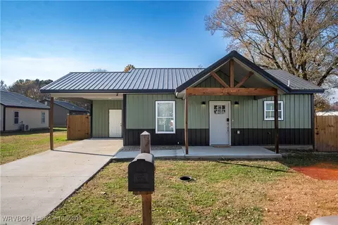 1141 W Delaware St, Westville, OK 74965