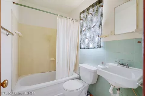Bath - 1203 Gerald St, Barling, AR 72923 photo 3 of 3