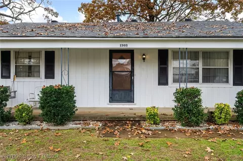 Exterior - 1203 Gerald St, Barling, AR 72923 photo 2 of 13