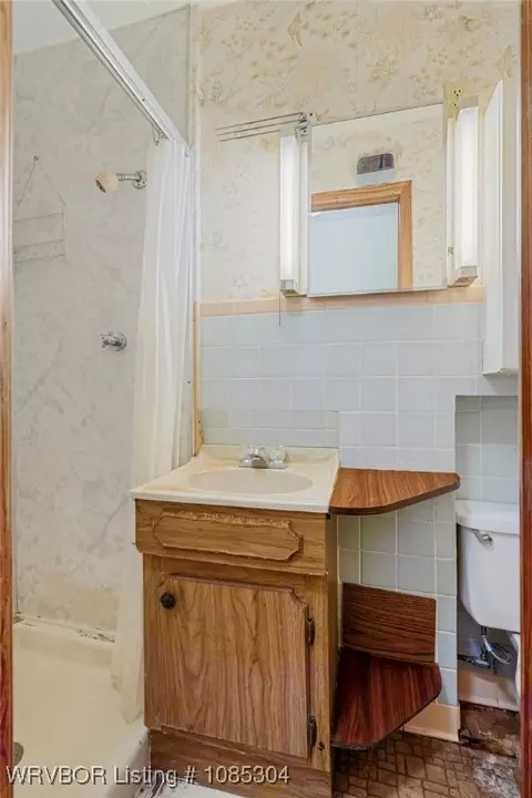Bath - 1203 Gerald St, Barling, AR 72923 photo 1 of 3