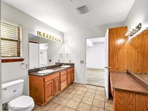 Bath - 103 E George Ave, Pocola, OK 74902 photo 4 of 6