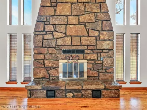 Living - 103 E George Ave, Pocola, OK 74902 photo 2 of 5