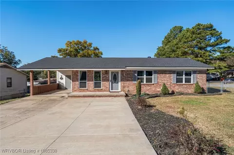 1117 N 25th St, Van Buren, AR 72956