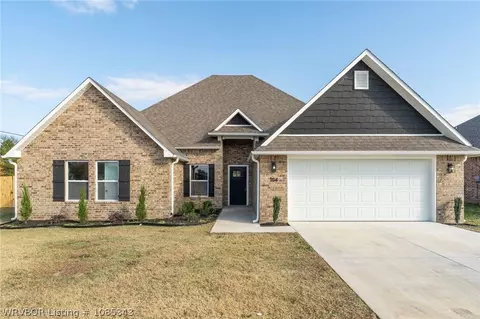 104 Stoneledge Dr, Lavaca, AR 72941