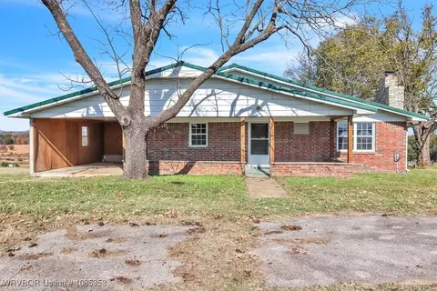 21703 Smokey Ln, Howe, OK 74940