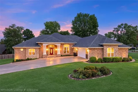 1710 Winter Park Cir, Van Buren, AR 72956