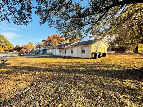 716 Varner Dr, Muldrow, OK 74948 photo 2
