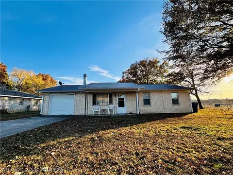 716 Varner Dr, Muldrow, OK 74948