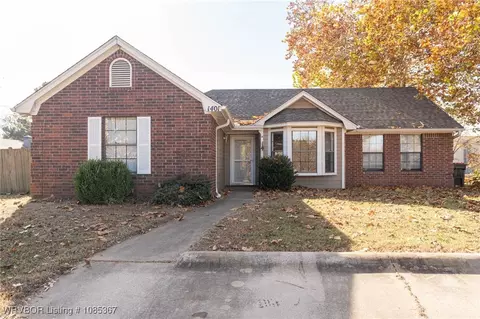 1401 Mitzi Ln, Van Buren, AR 72956