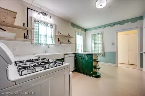 Kitchen - 36 Ash St, Alma, AR 72921 photo 1 of 4