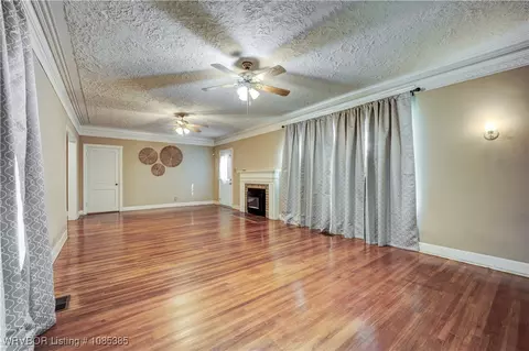 Living - 36 Ash St, Alma, AR 72921 photo 3 of 5