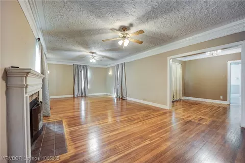 Living - 36 Ash St, Alma, AR 72921 photo 1 of 5