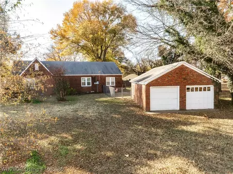 Exterior - 36 Ash St, Alma, AR 72921 photo 4 of 9