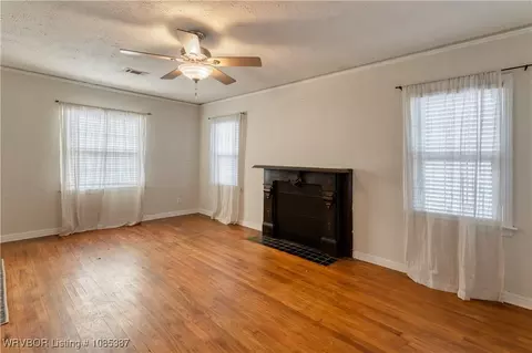 Living - 2116 S P St, Fort Smith, AR 72901 photo 1 of 5
