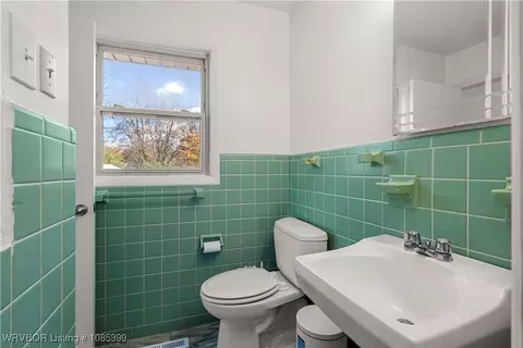 Bath - 2115 Packard Pl, Fort Smith, AR 72901 photo 1 of 3