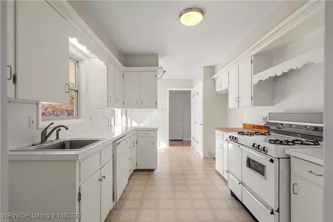 Kitchen - 2115 Packard Pl, Fort Smith, AR 72901 photo 1 of 4